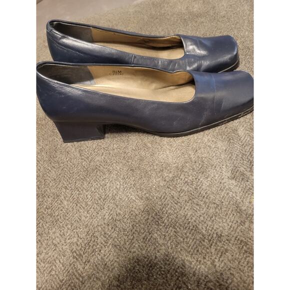 Women's shoe size 8.5 Caressa Ultima Series - Picture 5 of 5